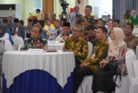 Gayeng: Para peserta Musyawarah Pembangunan Daerah (Musrenbang) Rencana Pembangunan Jangka Panjang Daerah (RPJPD) 2025-2045 dan Rencana Kerja Pembangunan Daerah (RKPD) tahun 2025 di Graha Oktana Politeknik Energi dan Mineral Akamigas (PEM Akamigas) Cepu, Kamis (28/3/2024).