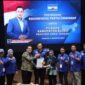 REKOMENDASI: Ketua Umum Partai Demokrat Agus Harimurti Yudhoyono (AHY) serahkan surat rekomendasi kepada pasangan Arief Rohman dan Sri Setyorini di Kantor Dewan Pimpinan Pusat (DPP) Partai Demokrat Jakarta, Kamis malam (8/8/2024).