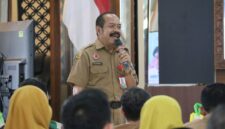 Edy Widayat, Kepala Dinas Kesehatan Daerah mulai mensosialisasikan Program Pemeriksaan Kesehatan Gratis (PKG) di Ruang Pertemuan Setda, Selasa (4/2/2025).